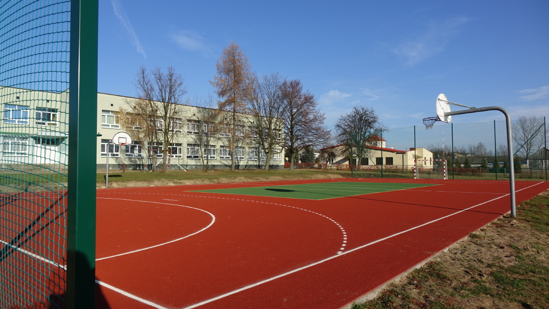 Przebudowa boiska szkolnego w Domasznie